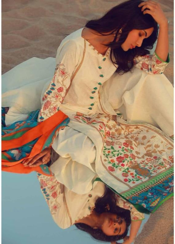 alkaram lawn SS07 off white