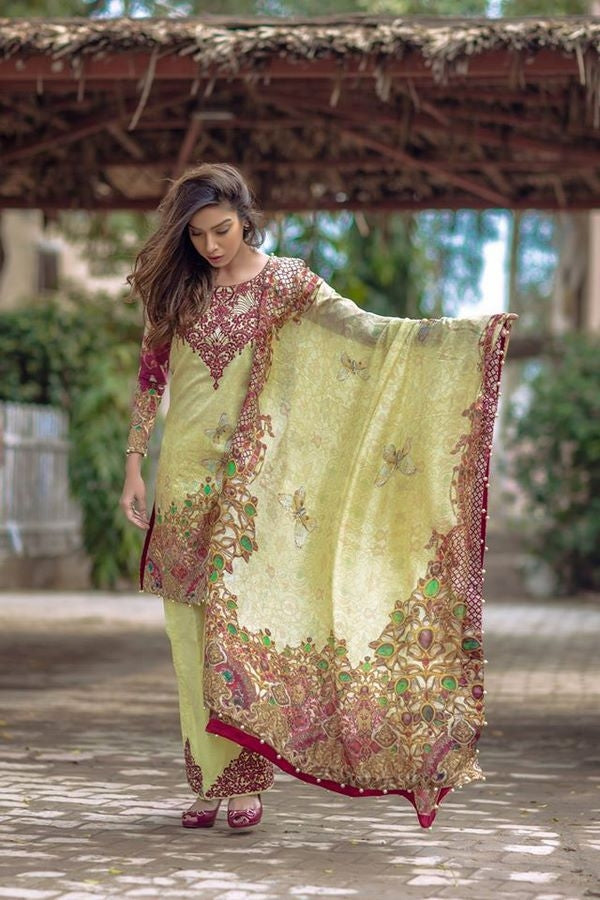 Noor By Sadia Asad Luxury Lawn Collection’ Bejweled tale