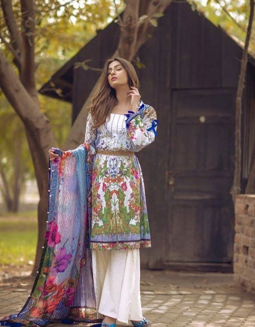 Load image into Gallery viewer, Noor By Sadia Asad Luxury Lawn Collection’ blooming petals
