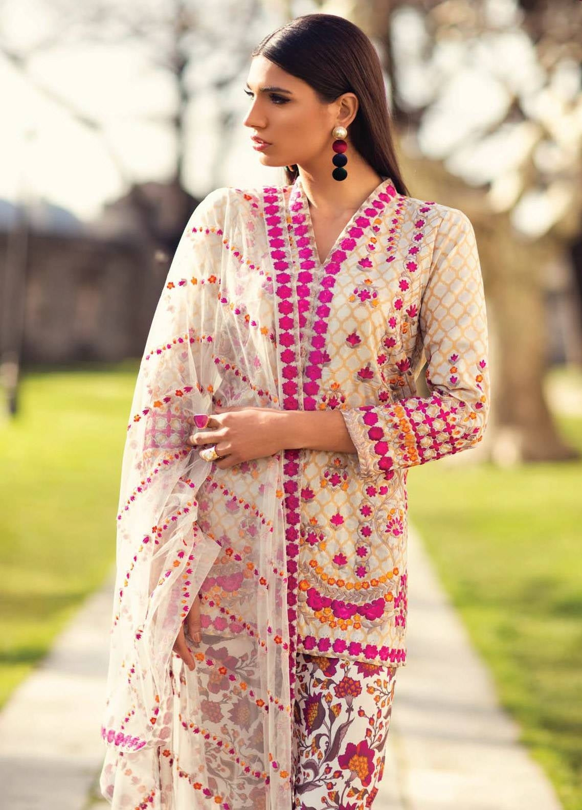 Mina Hasan Luxury Embroidered Lawn Collection-10-A