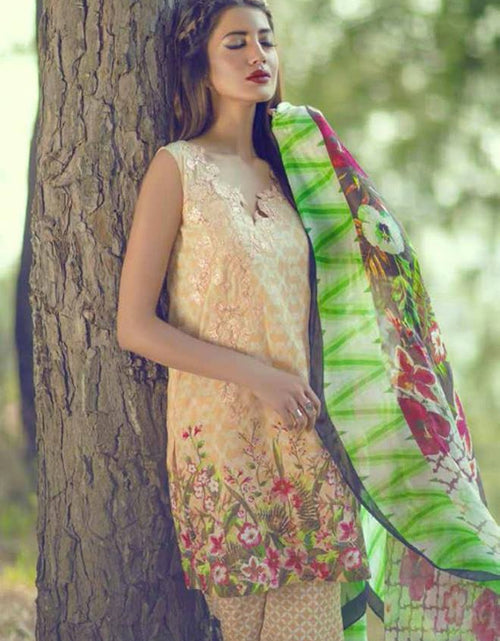 Load image into Gallery viewer, Mina Hassan Embroidered Lawn Collection&#39;16-D-07
