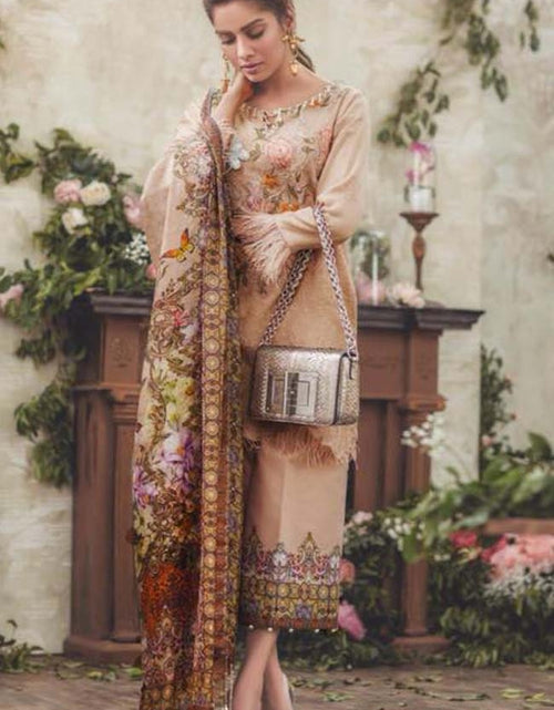 Load image into Gallery viewer, Noor By Sadia Asad Luxury Lawn Collection’18 LA POE’TESSE-D-05
